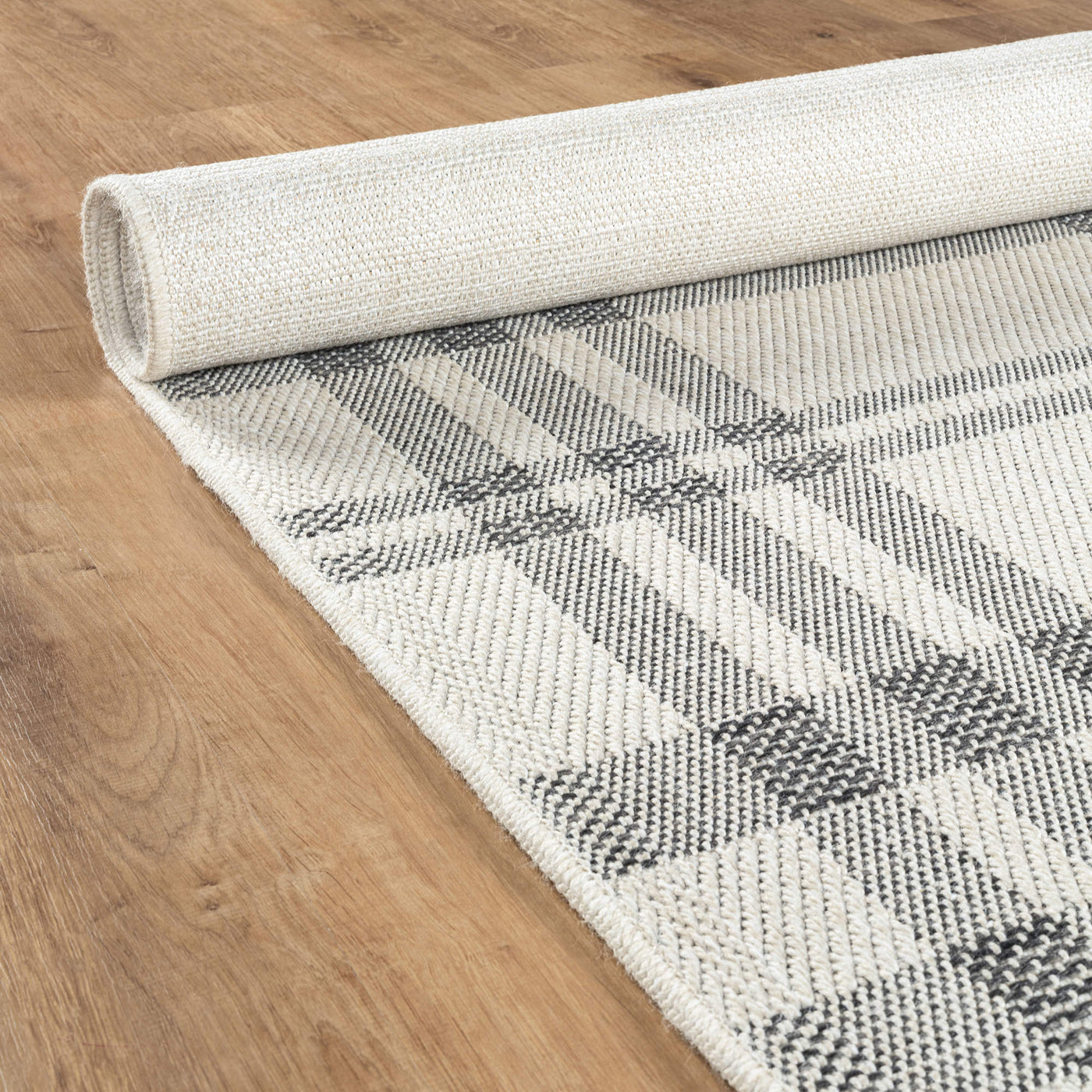 Fiora Bone 7 Jute-Look Rug | Indoor/Outdoor Elegance