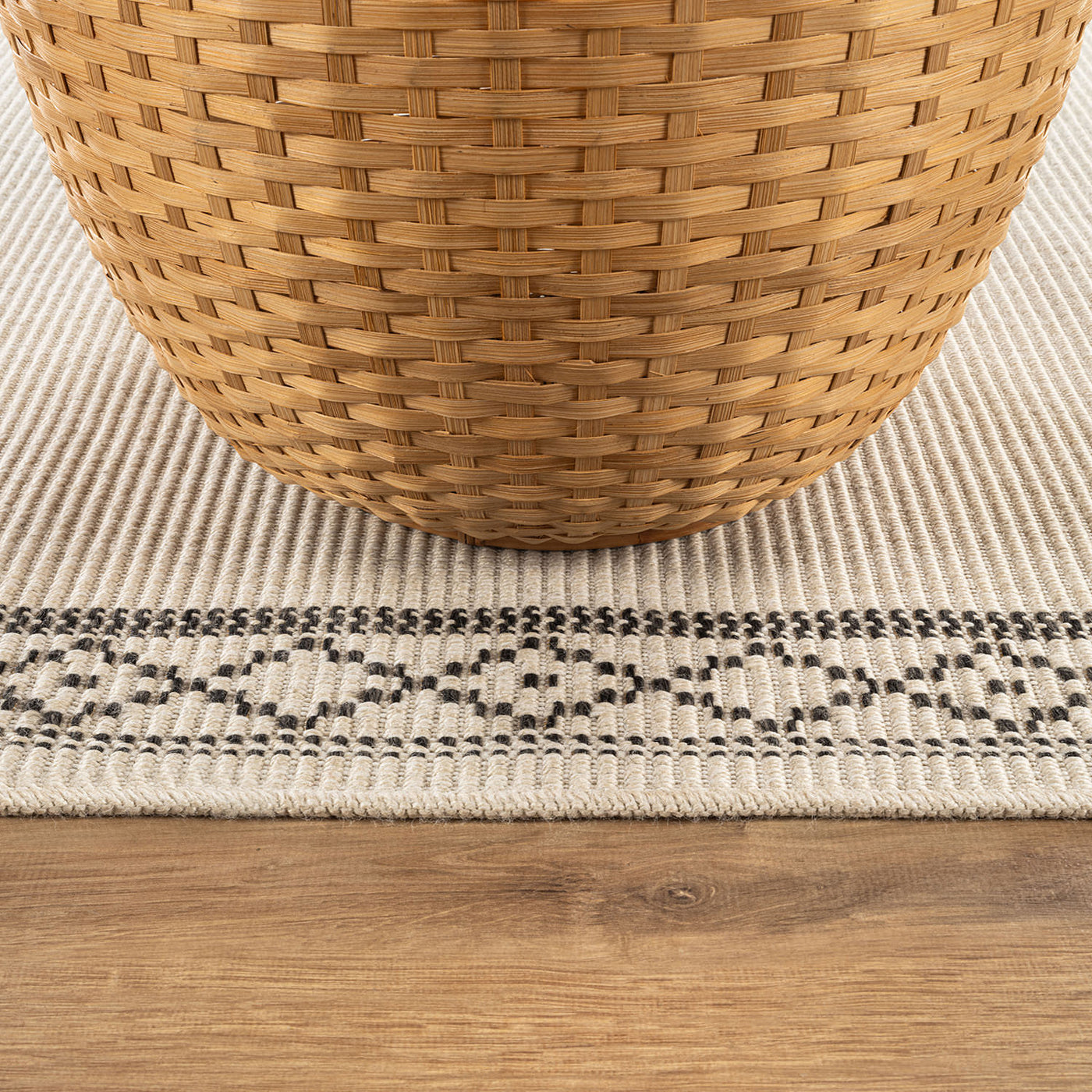 Woolen Bone Look Jute-Look Rug | Light & Stain-Resistant